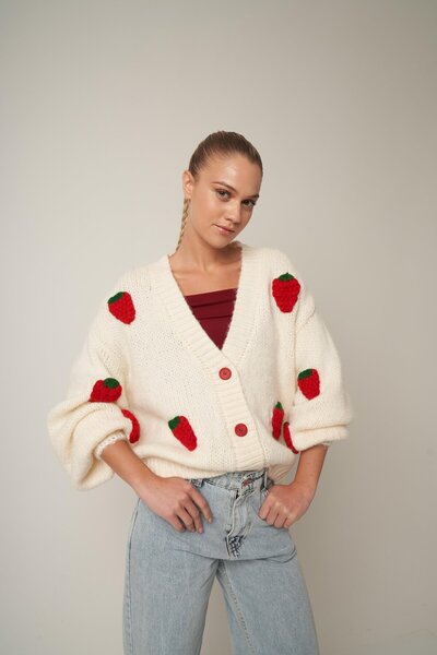 HARMONY GLOBAL Cream Colored Pink Strawberry Patterned Soft V-Neck Knitwear Women's Cardigan - 7072