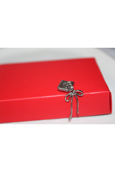 Kudi Italian Flexible Bow-Knot Bracelet Worn on the Wrist with a Charm