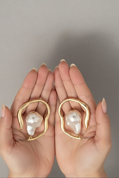 Sevilgülgünfinecrafts Trend Baroque Pearl Detailed Gold Hoop Earrings Asymmetric Pearl Dangle Modern Chic Earrings
