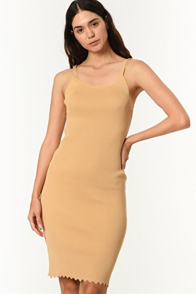 Dewberry Z2011 ROCHIE-CAMEL DESCHIS