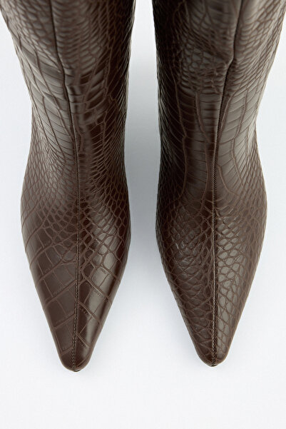 LUTVELIZADE Μπότες 2312 - Γυναικείες μπότες με μυτερή μύτη με λεπτομέρεια ραφής στο μπροστινό μέρος, πικρό καφέ Croc