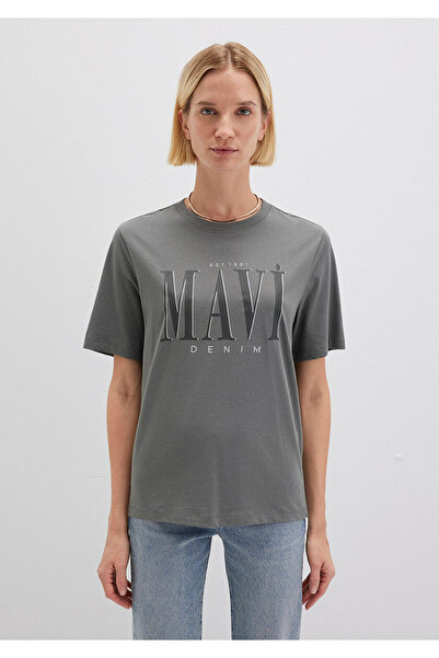 Mavi Szara koszulka z nadrukiem z logo Regular Fit / Normalny krój 1611990-70122