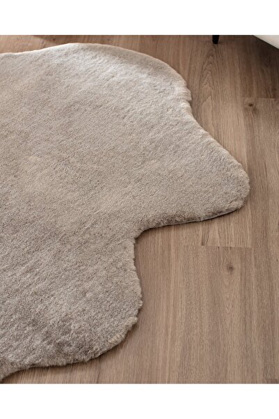 Madame Coco Armend Post