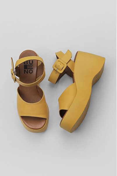 Bueno Shoes Κίτρινα δερμάτινα γυναικεία πέδιλα με τακούνι 01wy9009