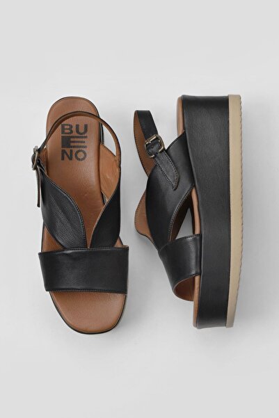 Bueno Shoes صندل نسائي بكعب عريض من الجلد باللون الأسود 01wy5800