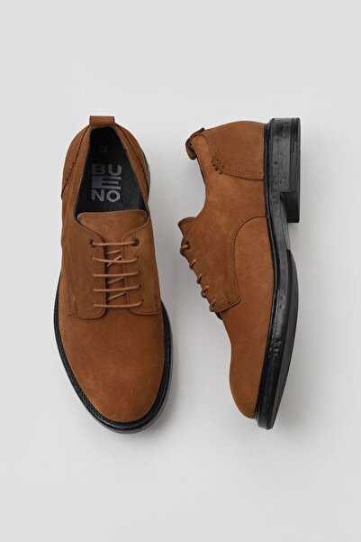 Bueno Shoes حذاء مسطح للرجال من الجلد السويدي الفاتح 01mv9308