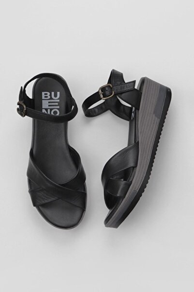 Bueno Shoes صندل نسائي بكعب عريض من الجلد باللون الأسود 01wl3303