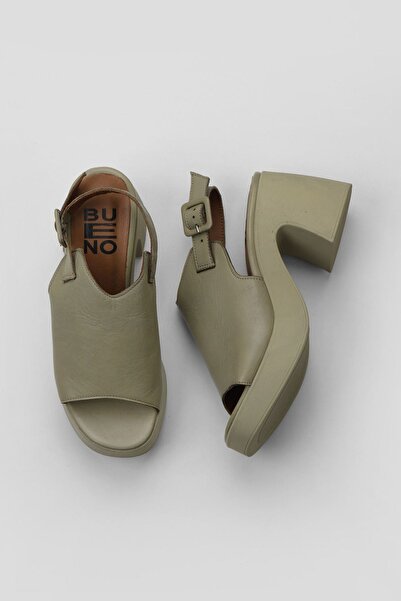 Bueno Shoes Γυναικεία δερμάτινα πέδιλα χακί με τακούνι - 01wy12208