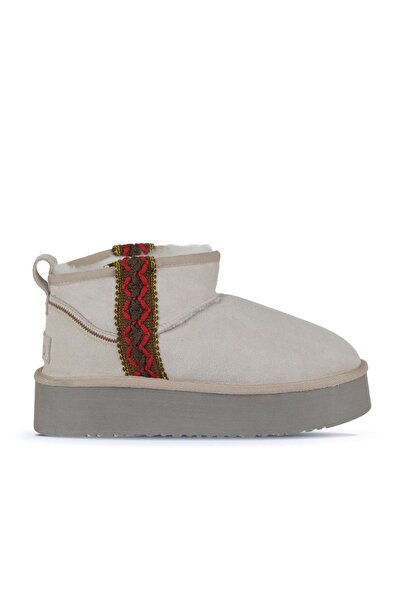 Bueno Shoes Bej Süet Kadın Dolgu Topuklu Bot 05ag2094054