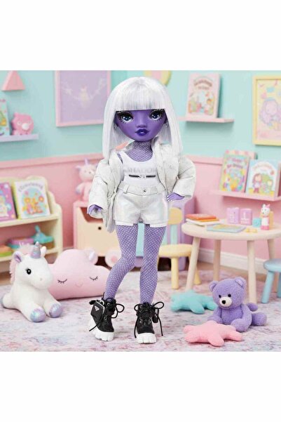 Rainbow High Păpușa Dia Mante de la Shadow High - Fashion Violet cu Accesorii
