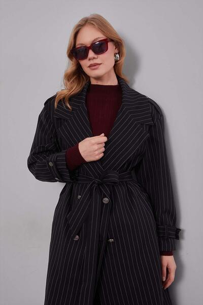 Levidor Μαύρο ριγέ κοστούμι με κορδόνι που κλείνει στον έναρξη της πλάτης