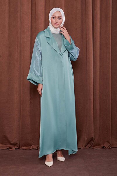 Levidor Green Organza Ferace - Collar Detailed