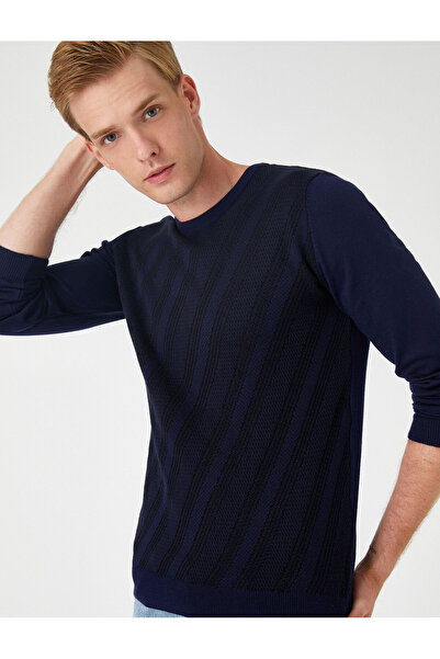 Koton Gemusterter Pullover mit Rundhalsausschnitt