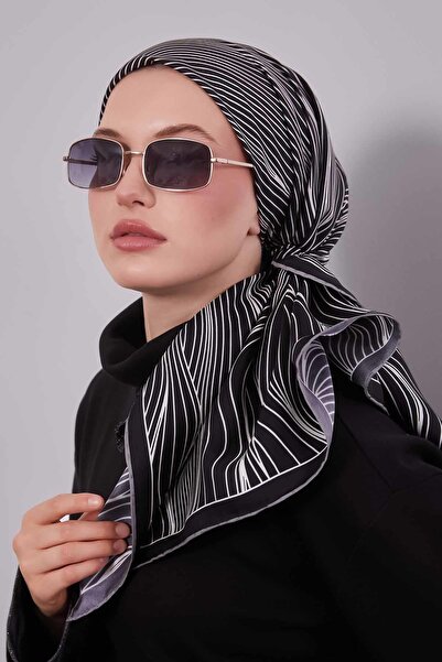 Levidor وشاح حريري بنمط خط أسود