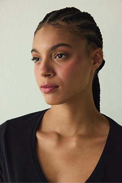 Penti Μαύρο μπλουζάκι με κοντό μανίκι με λαιμόκοψη σε σχήμα V