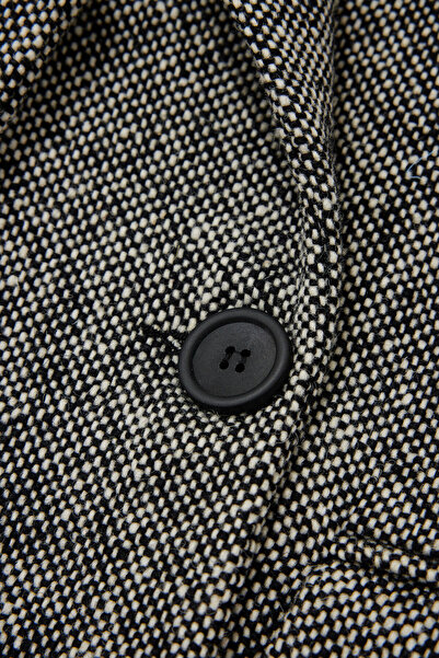 W Collection Black Double Breasted Collar Relax Fit Textured Mantel