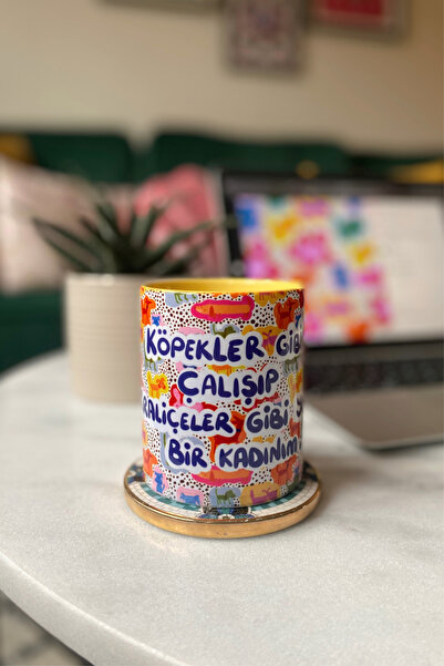 Hello Melody Design Kupa Serisinden "KRALİÇE" Kupa - El Çizimi Özgün Tasarımlı Dijital Baskı Kupa 9.5x8 Cm