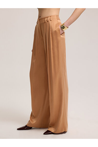 BAQA Beltless Trousers with Pile Detail