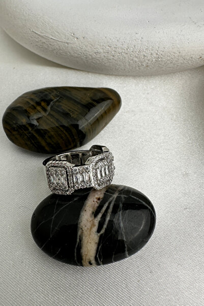 Modex Solid Brass Zircon Shuttle Stone Square Detailed Adjustable Ring