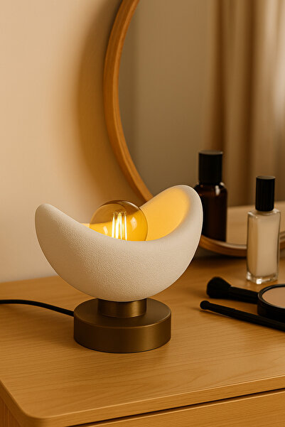 Findify Store Luna Design Table Lamp with Gold Detailed Lampshade, Soft Amber Light, Rustic Bulb Gift 20 X 37 cm