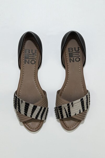 Bueno Shoes صندل نسائي جلد أسود رمادي 01wj2122
