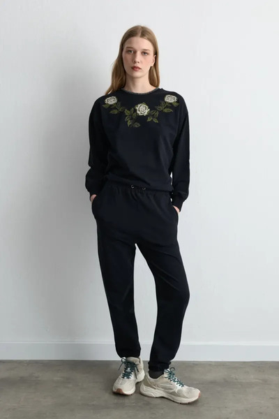 Gusto Cotton Sweatpants with Elasticated Cuffs - Black