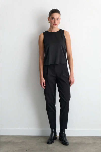 Gusto Thick Strap Satin Tank Top - Black