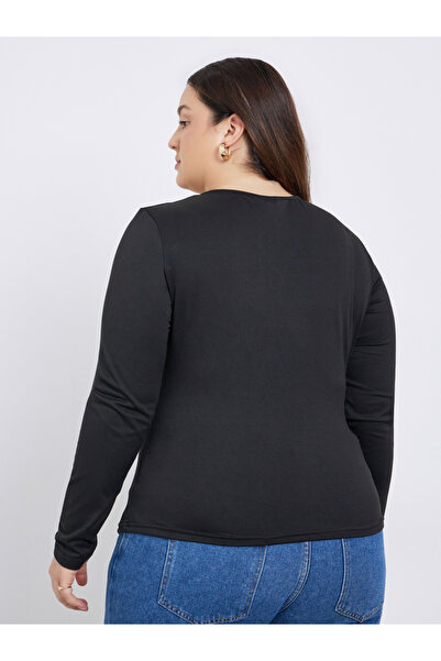 Styli Plus Size Keyhole Detail Fitted Knit Top