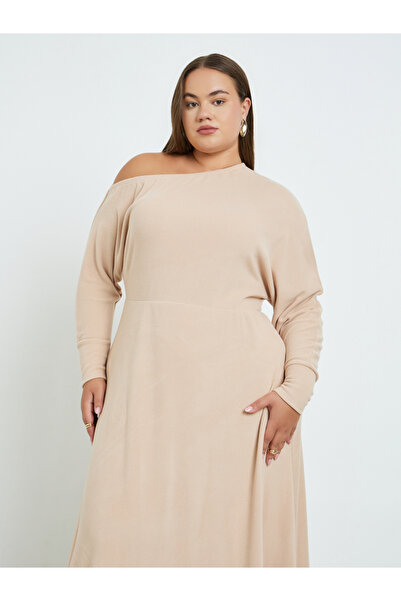 Styli Plus Size Asymmetric Neck Knit Maxi Dress