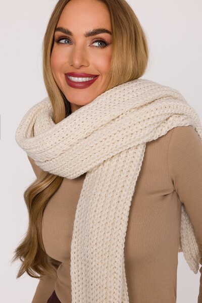 Made of Emotion M896 Long scarf made of soft yarn with a ribbed weave