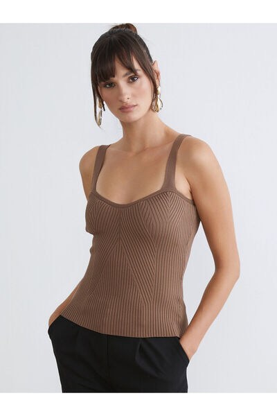 LC Waikiki Peak Yeni Sezon Kalp Yaka Kendinden Desenli Kadın Triko Atlet