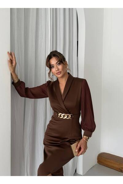 Siseniorita Midi Dress with Pleated Sleeves and Slit - Elegant V-Neckline