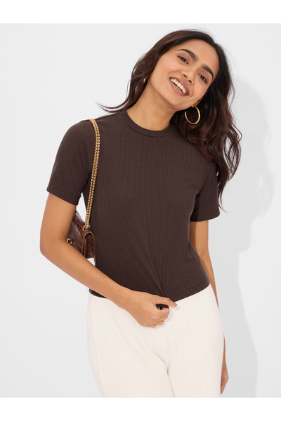 The Souled Store By Styli تي شيرت قصير مضلع باللون البني الشوكولاتي