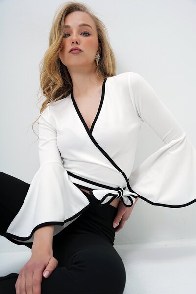 Trend Alaçatı Stili Weiße Damenbluse mit spanischem Ärmelbündchen und Schnürung, zweireihig, ALC-X13893