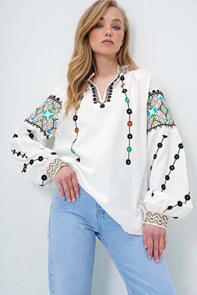 Trend Alaçatı Stili Kadın Beyaz Hakim Yaka Nakış İşlemeli Keten Bluz ALC-X14100