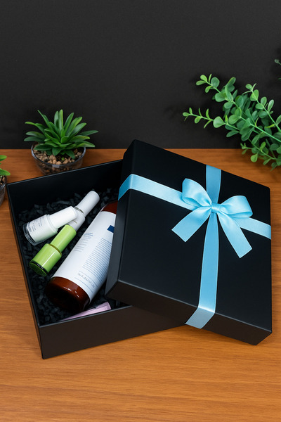 SİMGE KUTU Mavi Kurdeleli 19X25 Cm. Sert Malzeme Küçük Boy Siyah Hediye Kutusu