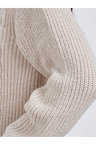 Styli Beige Chunky Cable Knit Zip-Up Sweater