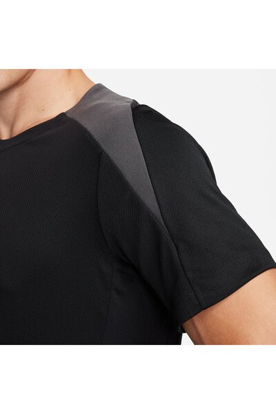 Nike Men's sports t-shirt men's sports t-shirt m nk df strk23 top s men's jersey