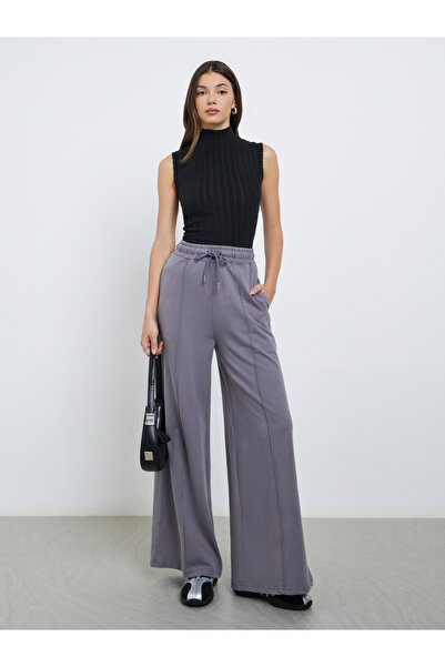 Styli Black Sleeveless Fitted Knit Top