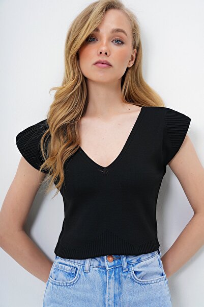 Trend Alaçatı Stili Schwarze Sommer-Strickbluse mit V-Ausschnitt vorne und hi...