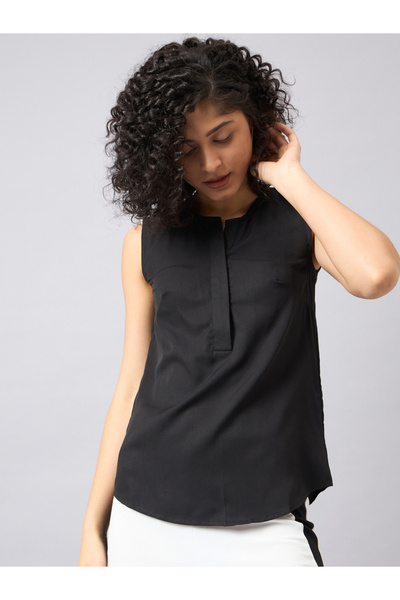 Kuwarii By Styli Black Sleeveless Regular Fit Top