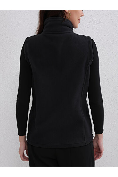 Take Two By Styli Black Fleece Vest with Zip Closure