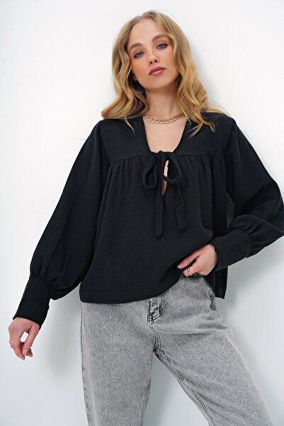 Trend Alaçatı Stili Schwarze Damenbluse mit V-Ausschnitt und Brustband, geraf...