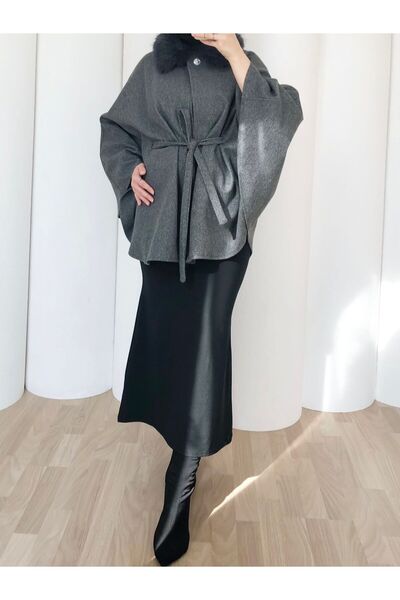 MERVEPLUME Kadın Panço Kaban Gri Kürk Yaka Astarsız Standart Beden Şık ve Sıc...