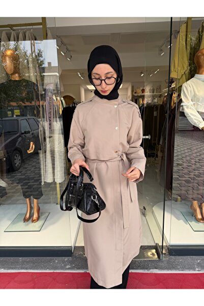 Nihle Bej Rengi Kuşak ve Düğme Detaylı Uzun Trençkot