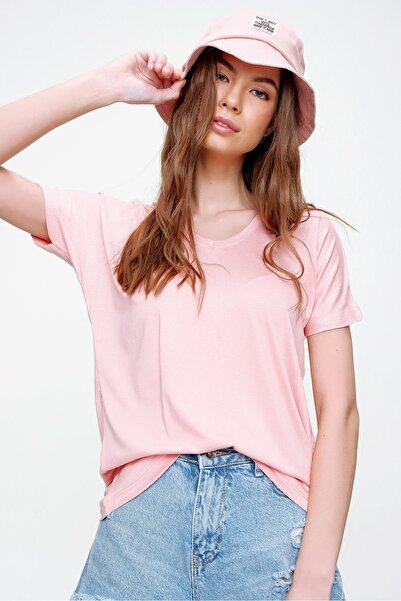 Trend Alaçatı Stili Damska koszulka basic z dekoltem w kształcie litery V, pudrowa ALC-1045-A