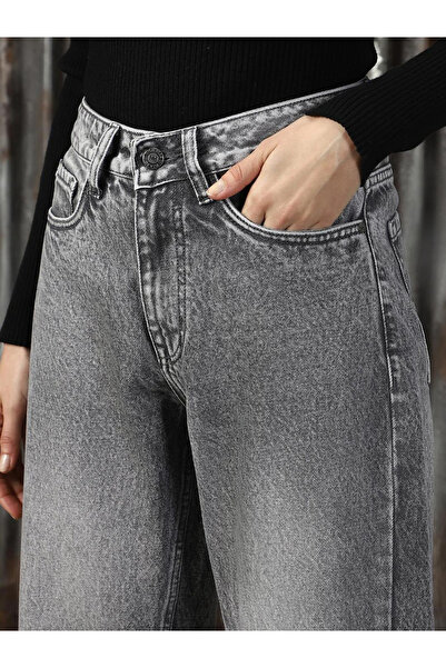 High Star By Styli High Rise Baggy Fit Light Fade Jeans