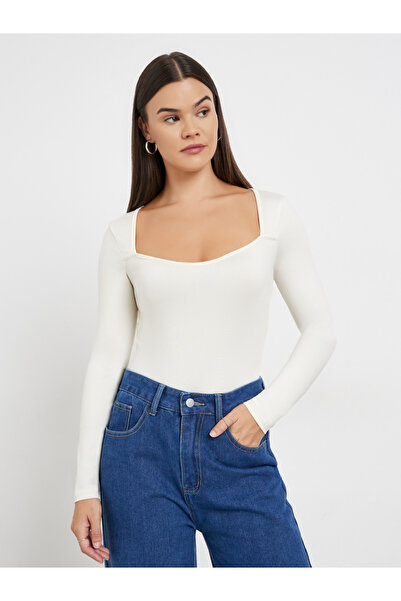 Styli Cream Sweetheart Neck Bodysuit