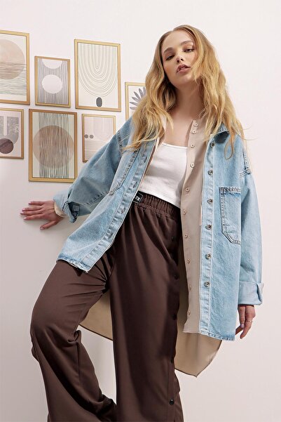 Trend Alaçatı Stili Kadın Buz Mavi Çift Cepli Yıkamalı Oversize Denim Ceket ALC-X8152