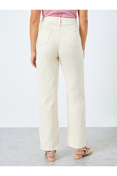 Styli Off White Straight Leg Casual Jeans